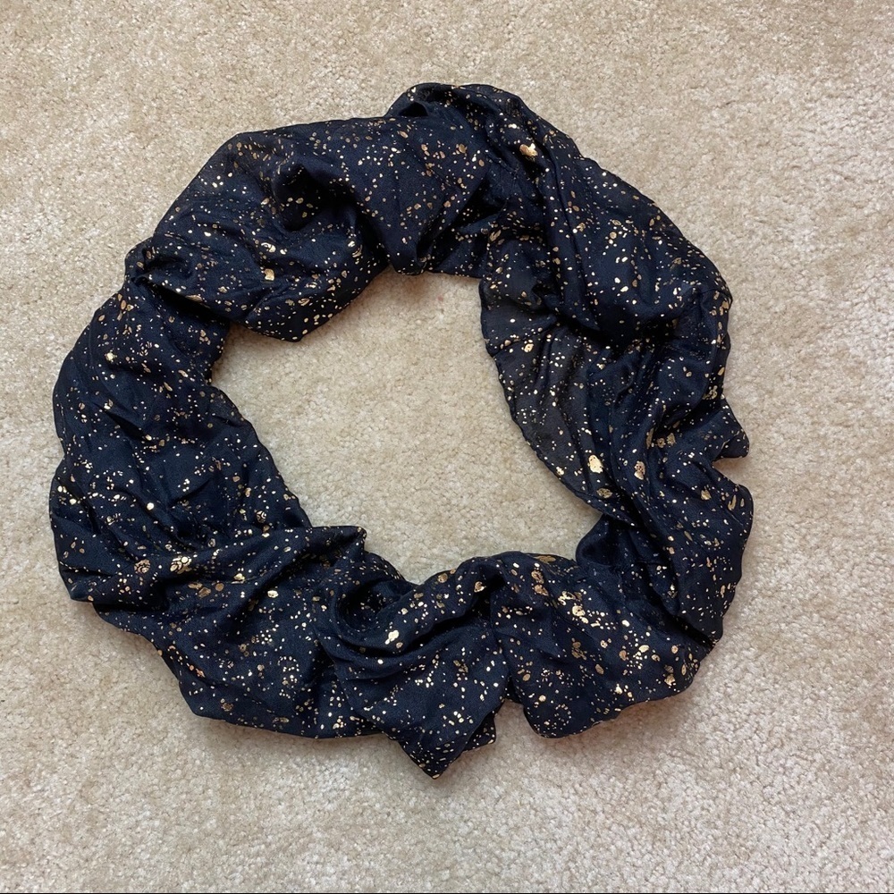 Black & Gold Speckled Infinity Scarf NWOT